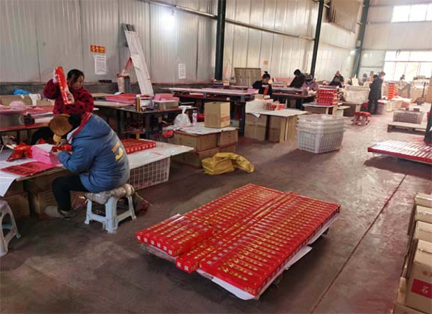 春聯(lián)廠家包裝車(chē)間